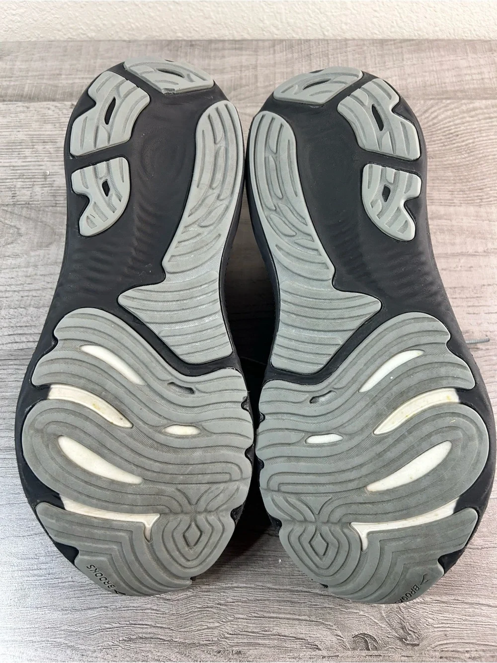 Brooks  Glycerin GTS 22 Size 13 (D)Men's Running Shoes - Gray Sneakers Athletic